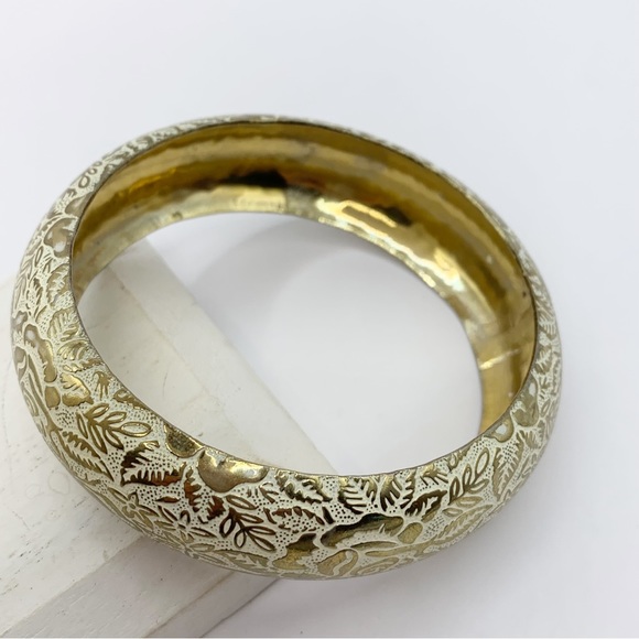 Gold tone white enamel rose botanical embossed chunky bangle bracelet - Picture 6 of 10